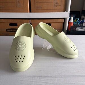 Li-Ning Way of Wade Mens Slides Size 13 Avocado Outdoor Beach Recovery Sandals